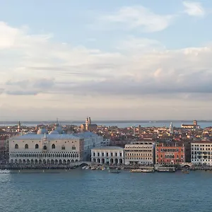 https://savoia-and-jolanda.hotelslidodijesolo.com